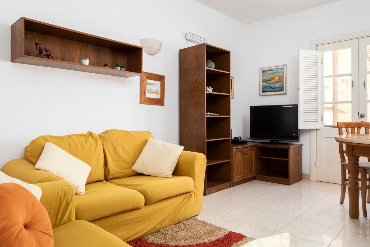 Modern 2Br Apartment Close To Sea, In The Heart Of سليمة المظهر الخارجي الصورة